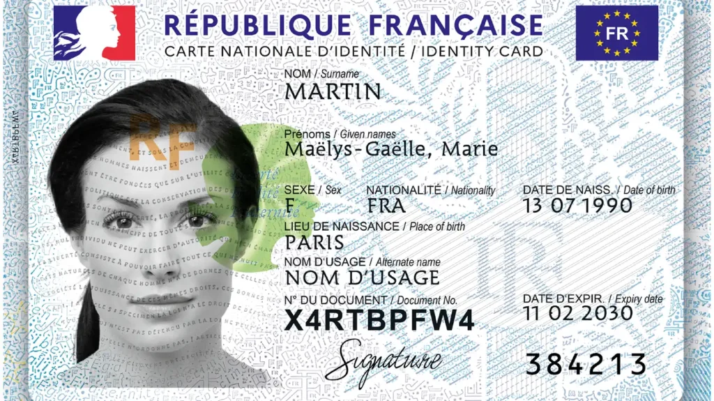 Une carte nationale d'identité française, modèle de démonstration