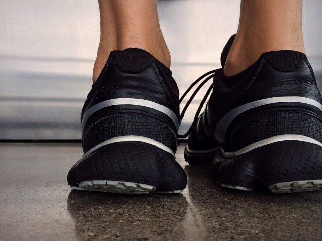 Nike ou Adidas : quelle chaussure de running polyvalente ?
